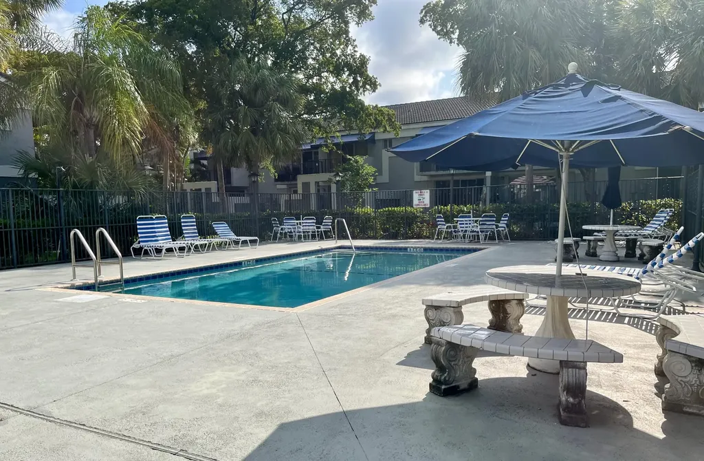 2317 SW 82nd Terrace North Lauderdale FL 33068