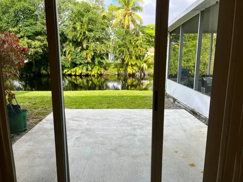 2317 SW 82nd Terrace North Lauderdale FL 33068