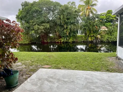 2317 SW 82nd Terrace North Lauderdale FL 33068