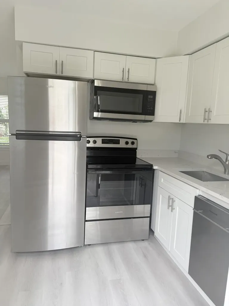 1913 NE 4th Street Deerfield Beach FL 33441