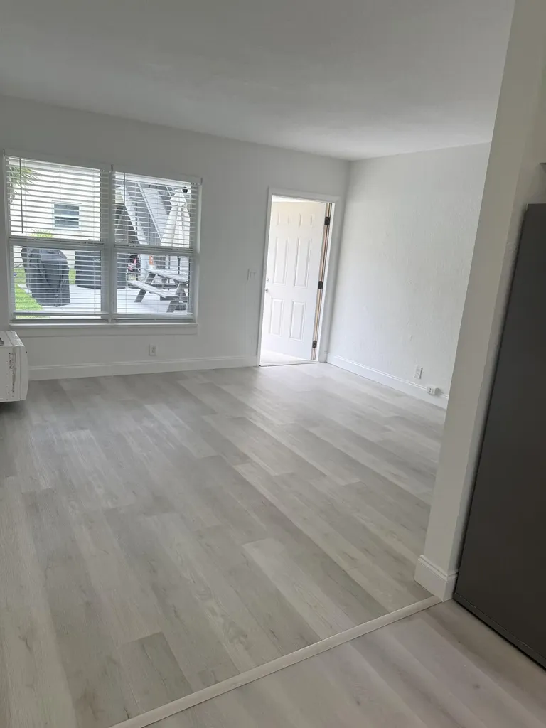 1913 NE 4th Street Deerfield Beach FL 33441
