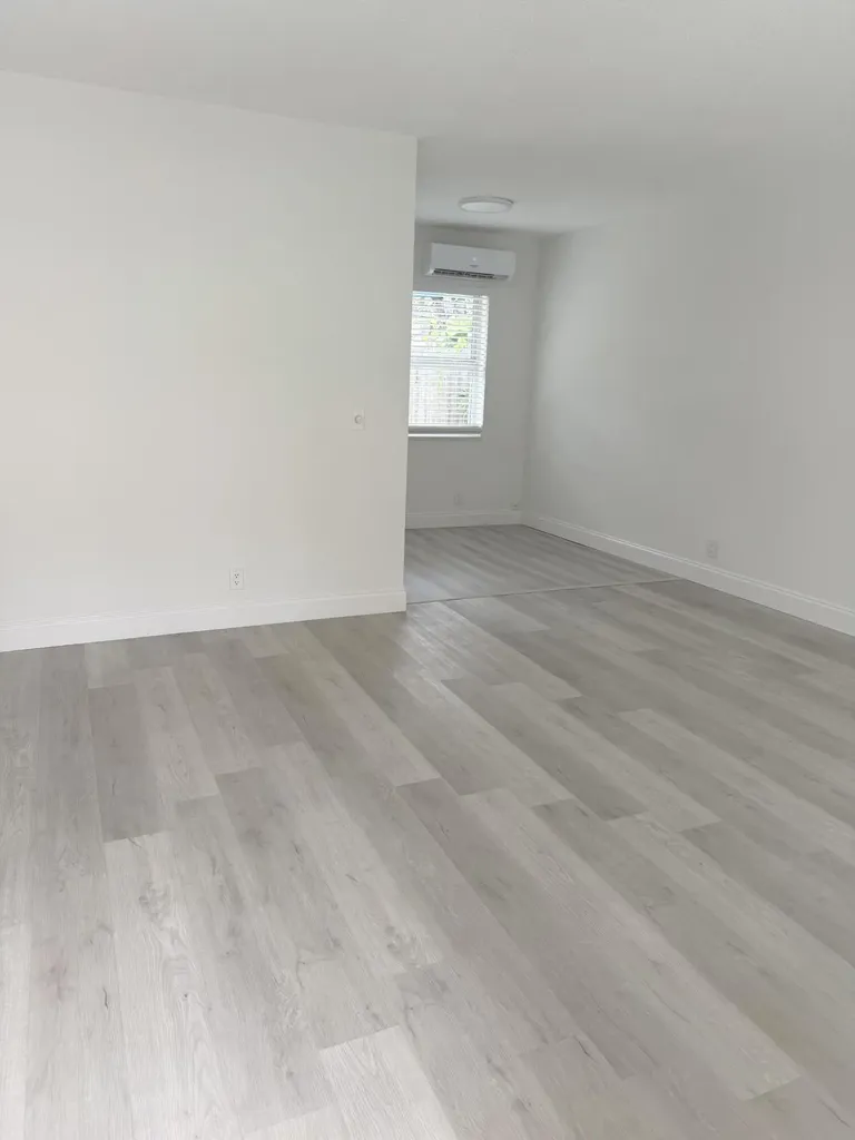 1913 NE 4th Street Deerfield Beach FL 33441