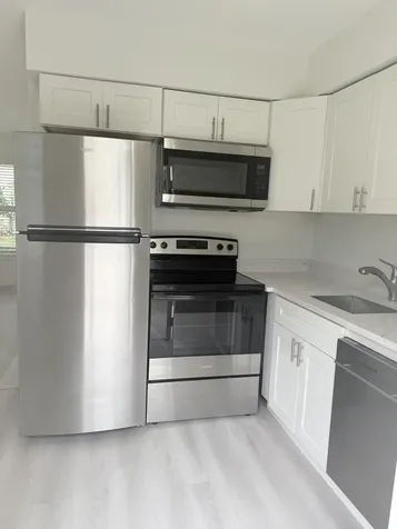 1913 NE 4th Street Deerfield Beach FL 33441