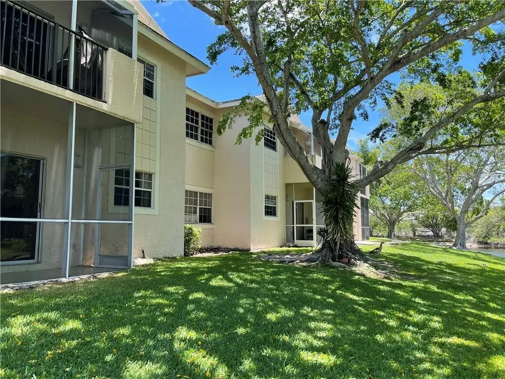 640 Cypress Club Way Deerfield Beach FL 33064