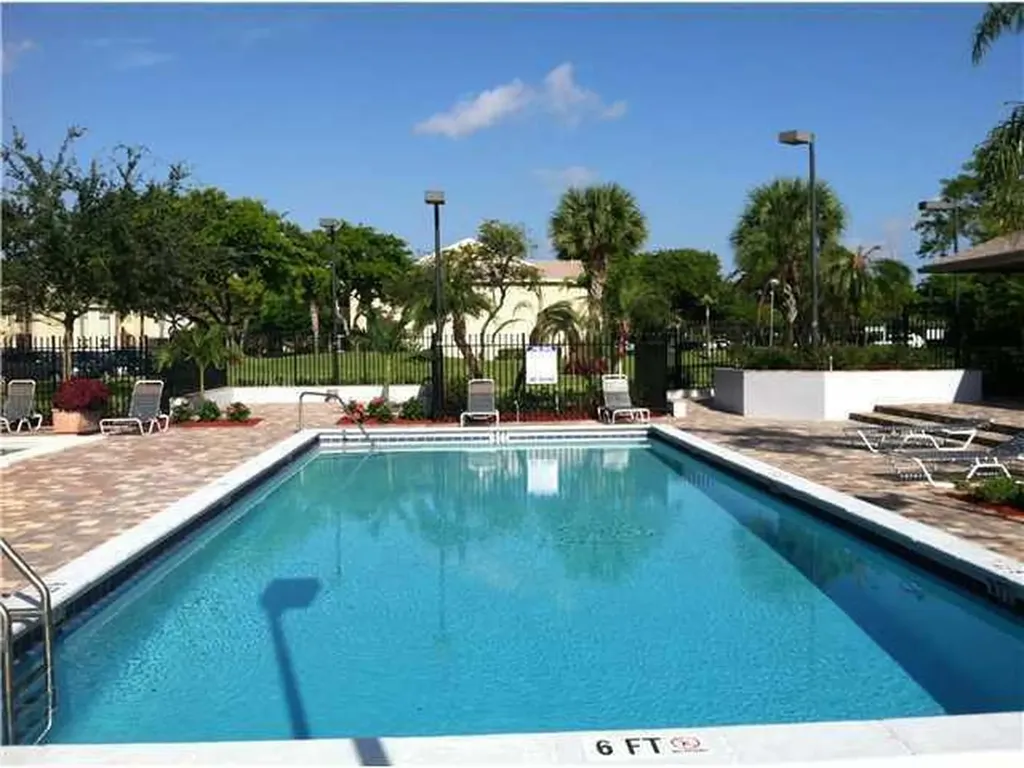 640 Cypress Club Way Deerfield Beach FL 33064