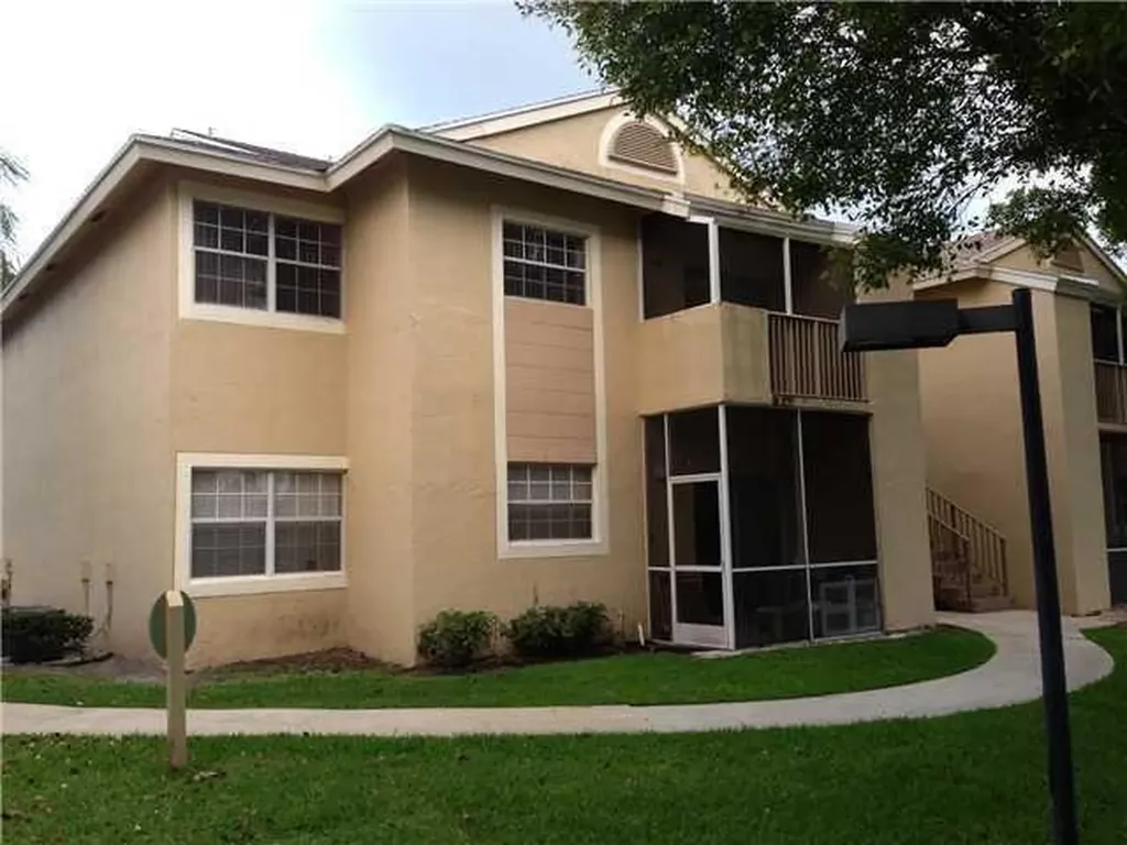 640 Cypress Club Way Deerfield Beach FL 33064