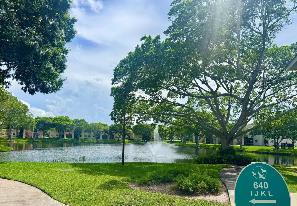 640 Cypress Club Way Deerfield Beach FL 33064