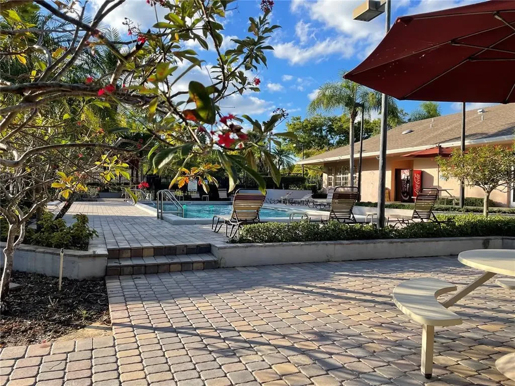 640 Cypress Club Way Deerfield Beach FL 33064