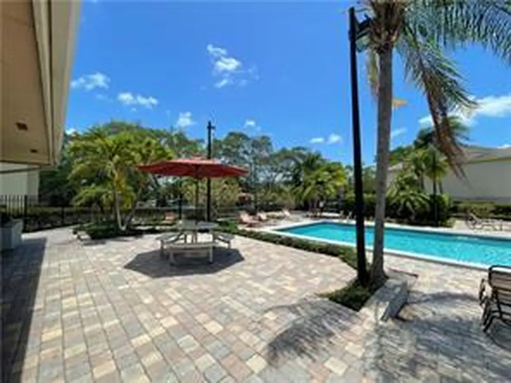 640 Cypress Club Way Deerfield Beach FL 33064