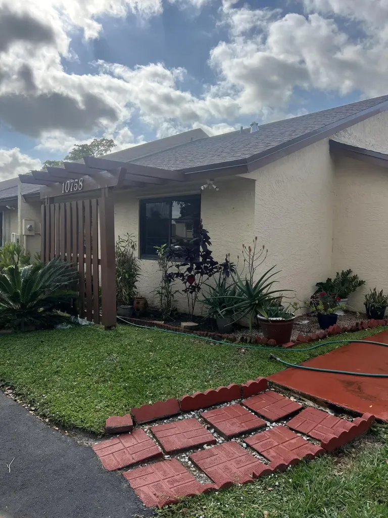 10758 NW 30th Place Sunrise FL 33322