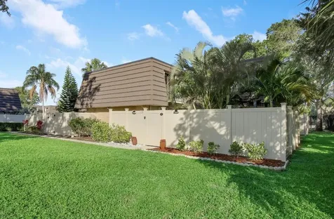 6906 69th Way West Palm Beach FL 33407