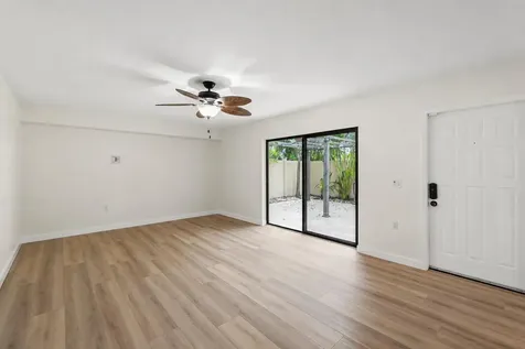 6906 69th Way West Palm Beach FL 33407