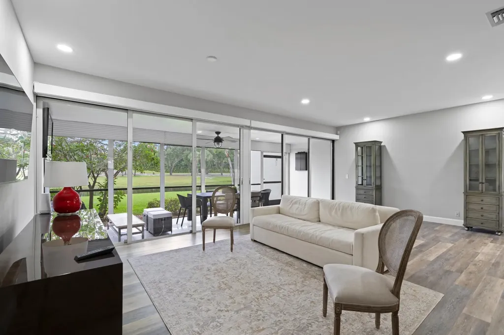 2435 Presidential Way West Palm Beach FL 33401