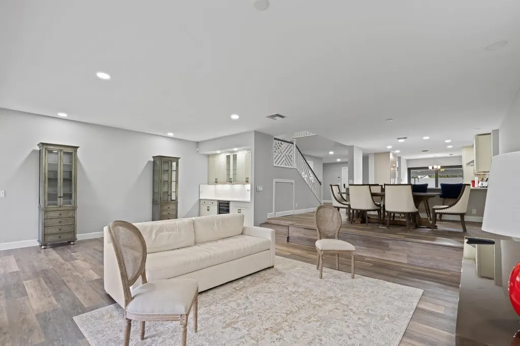 2435 Presidential Way West Palm Beach FL 33401