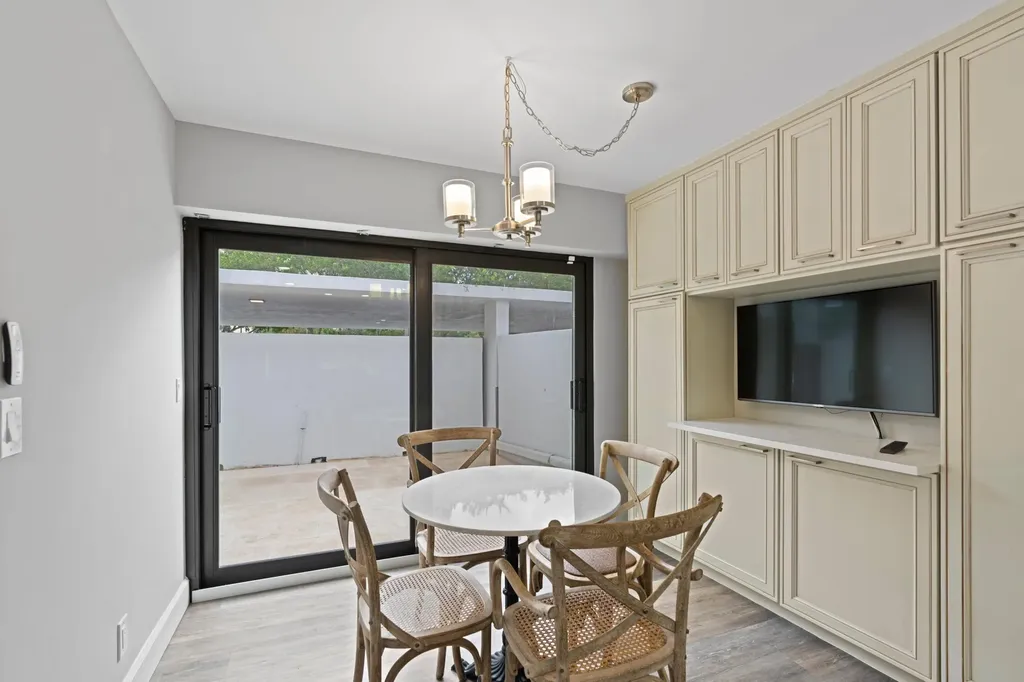 2435 Presidential Way West Palm Beach FL 33401