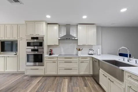 2435 Presidential Way West Palm Beach FL 33401
