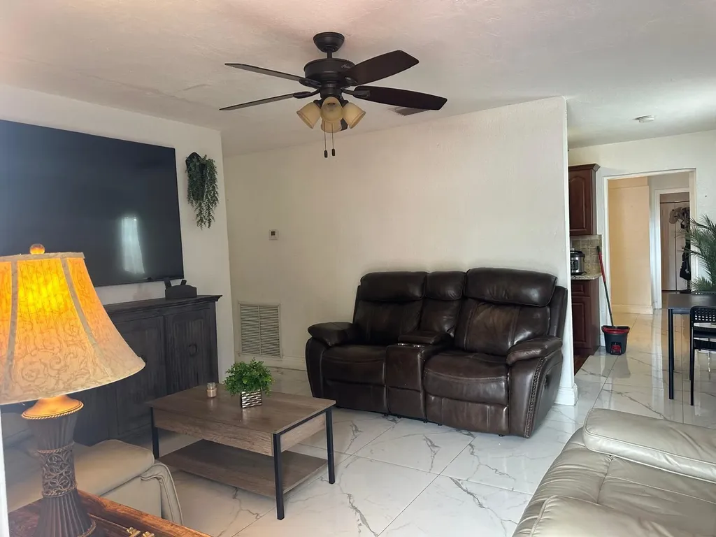 1420 N 70th Avenue Hollywood FL 33024