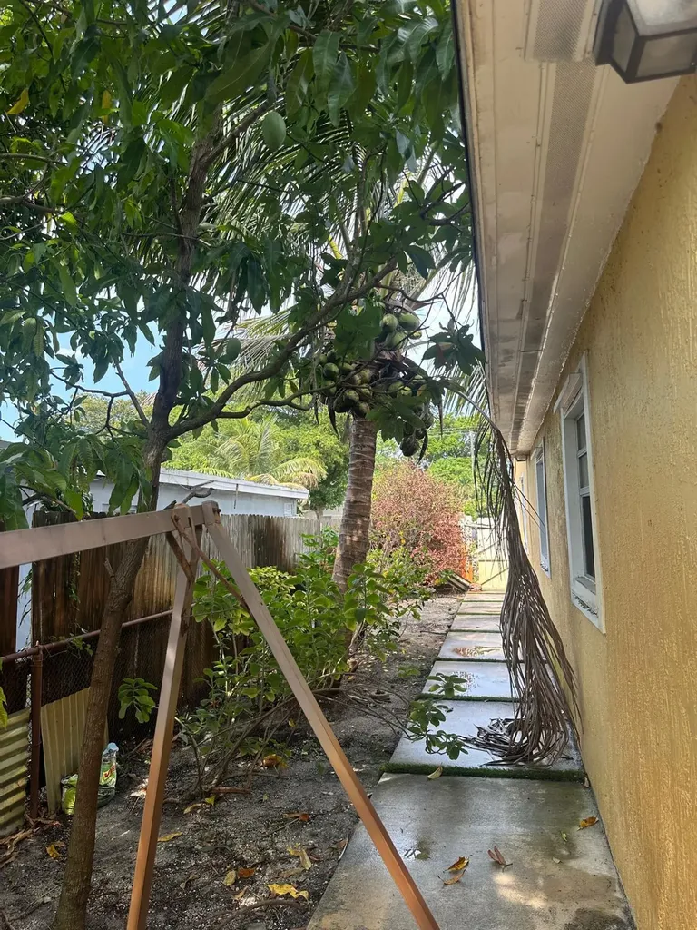 1420 N 70th Avenue Hollywood FL 33024