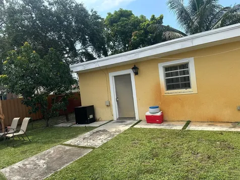 1420 N 70th Avenue Hollywood FL 33024