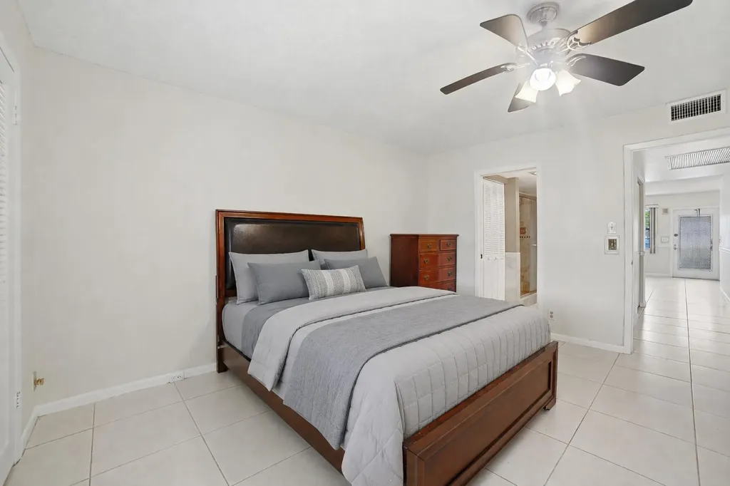 1025 Newcastle B Boca Raton FL 33434