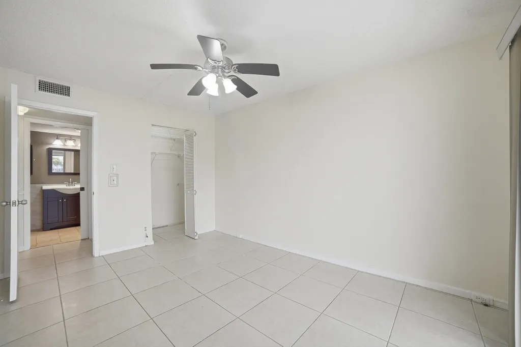 1025 Newcastle B Boca Raton FL 33434