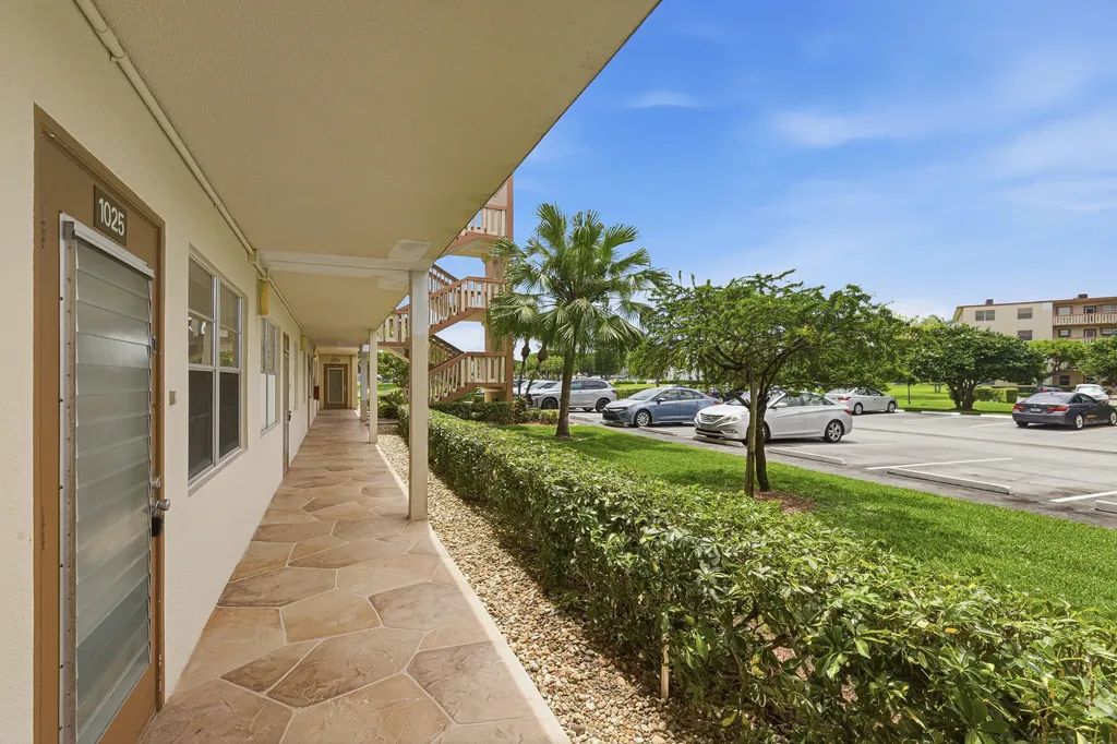 1025 Newcastle B Boca Raton FL 33434