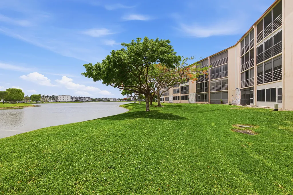 1025 Newcastle B Boca Raton FL 33434