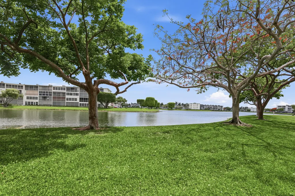 1025 Newcastle B Boca Raton FL 33434
