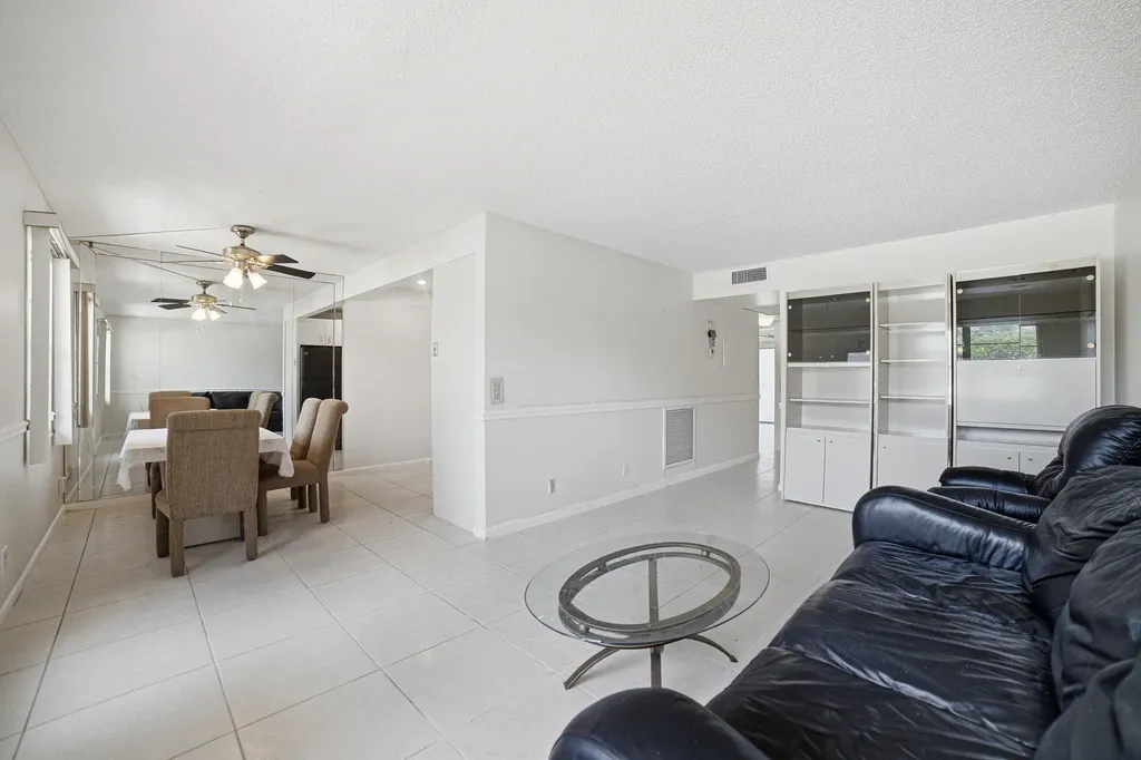 1025 Newcastle B Boca Raton FL 33434