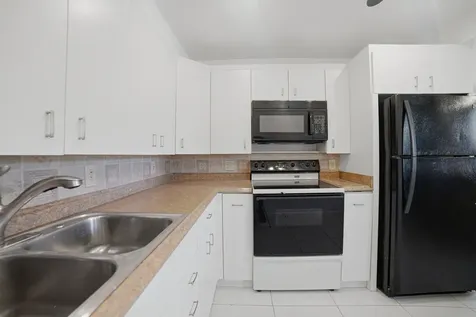 1025 Newcastle B Boca Raton FL 33434