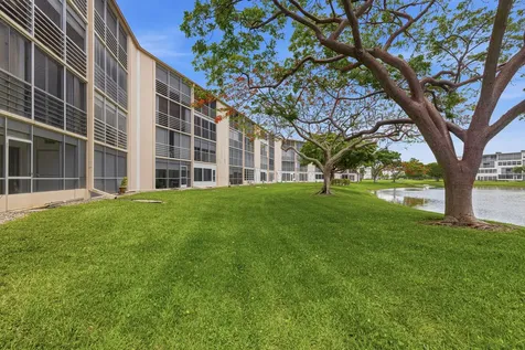 1025 Newcastle B Boca Raton FL 33434