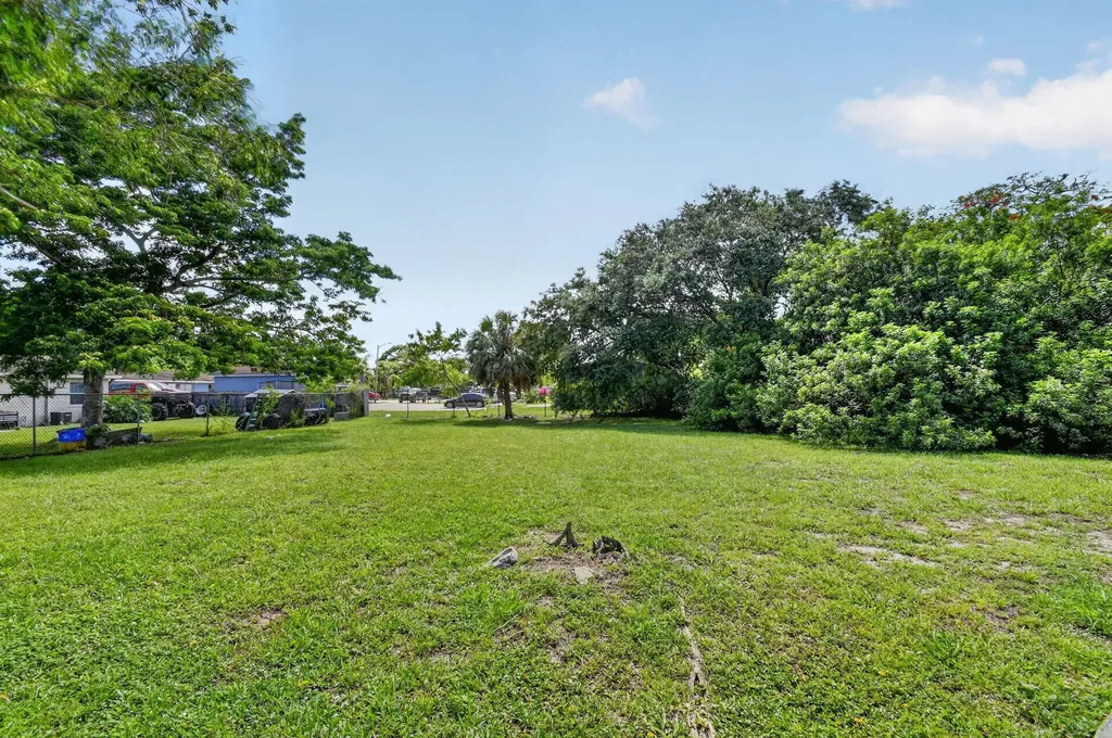 4537 Coconut Road Lake Worth FL 33461