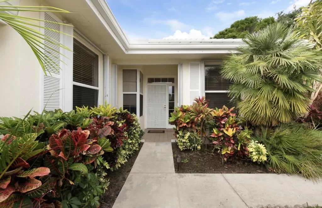 1092 Bedford Avenue Palm Beach Gardens FL 33403