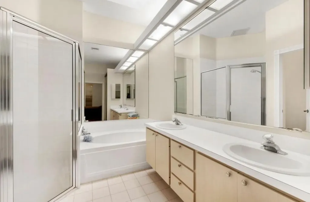 1092 Bedford Avenue Palm Beach Gardens FL 33403