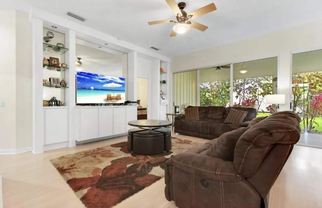 1092 Bedford Avenue Palm Beach Gardens FL 33403