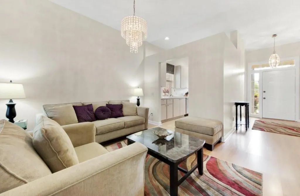 1092 Bedford Avenue Palm Beach Gardens FL 33403