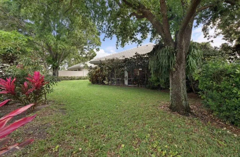 1092 Bedford Avenue Palm Beach Gardens FL 33403