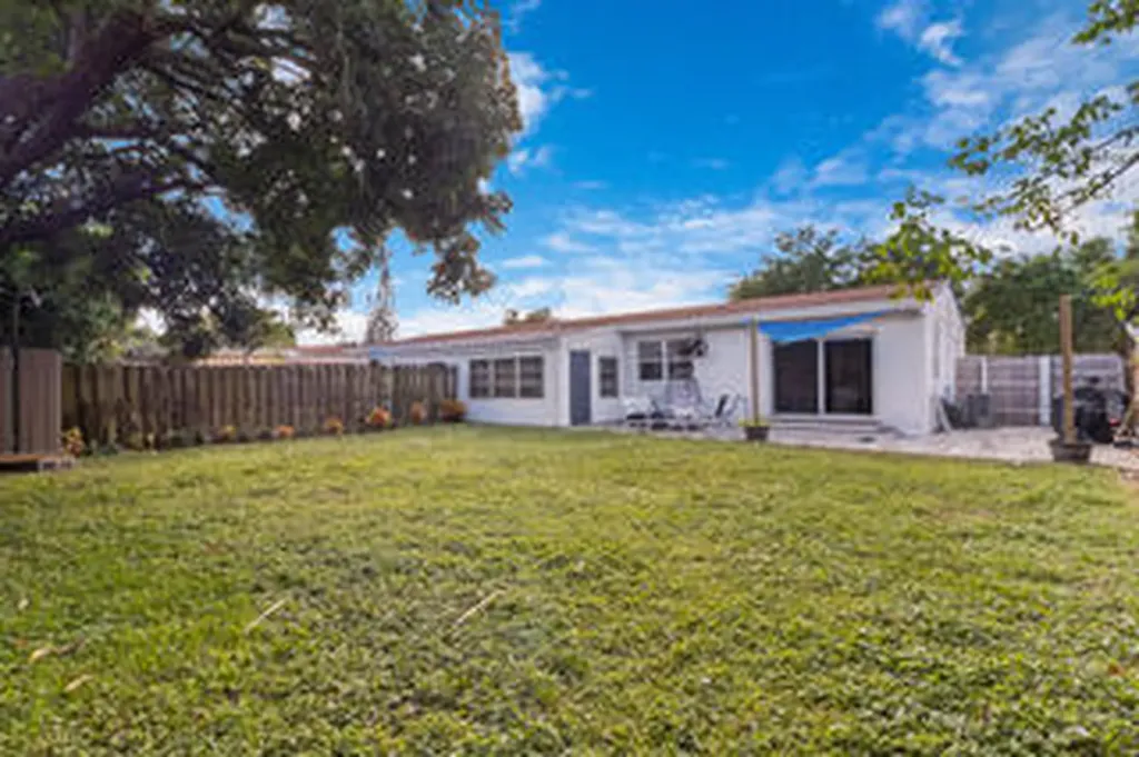 512 NE 12th Avenue Pompano Beach FL 33060