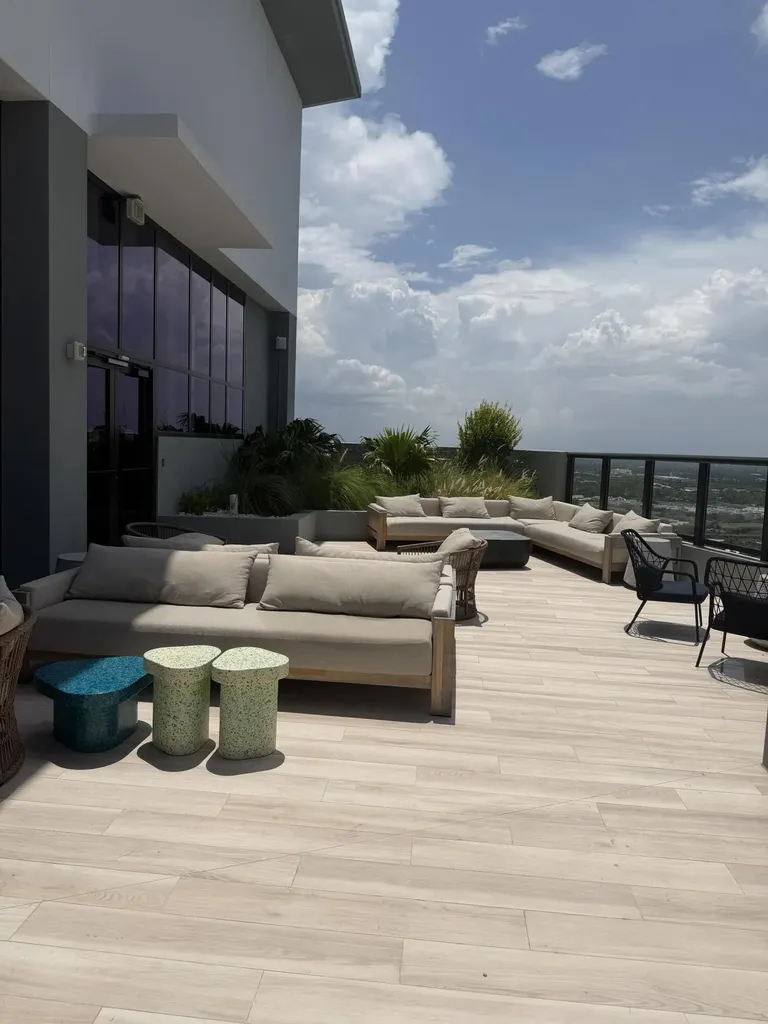 307 SW 5th Fort Lauderdale FL 33315