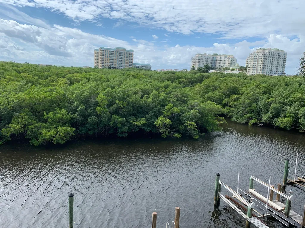 689 NE 6th Court Boynton Beach FL 33435