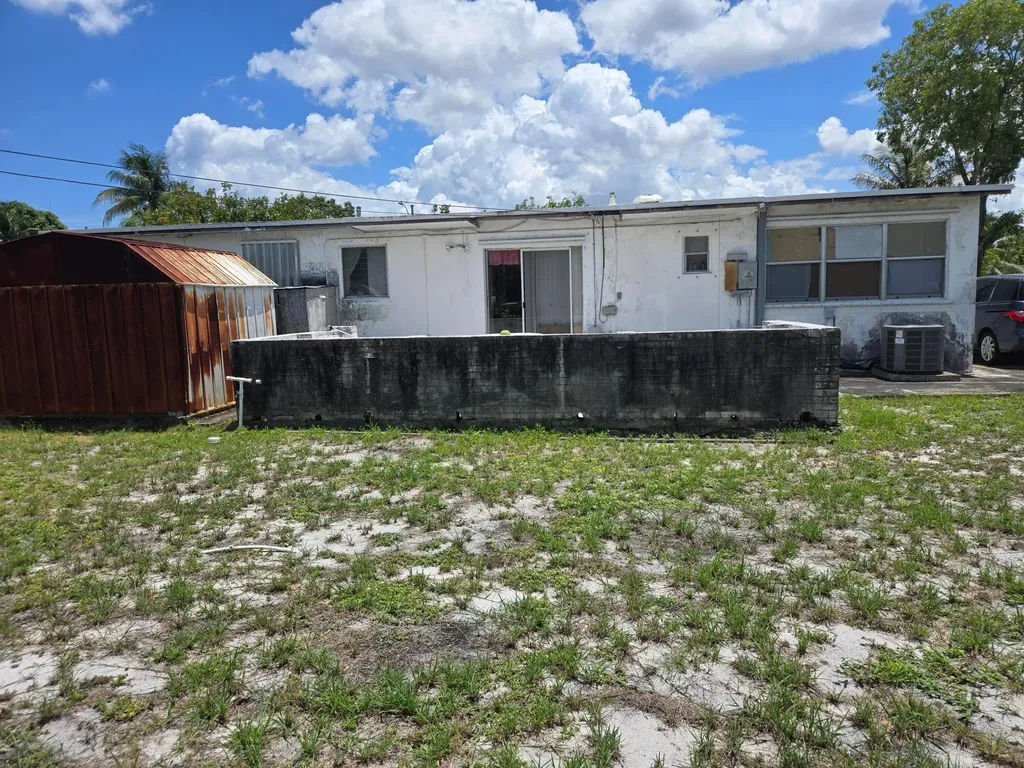 255 NE 41st Street Deerfield Beach FL 33064