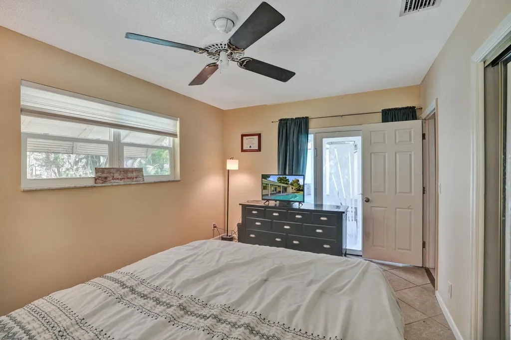 5200 SW 8th Street Plantation FL 33317