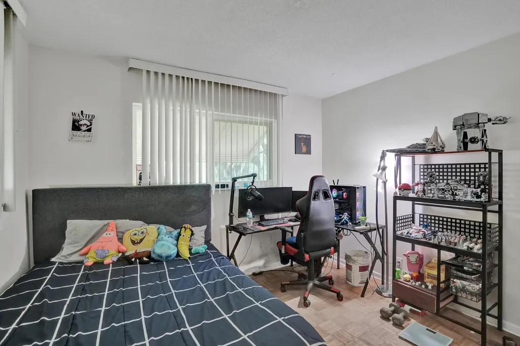 5200 SW 8th Street Plantation FL 33317