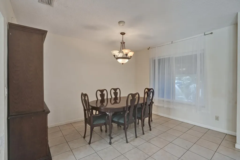 5200 SW 8th Street Plantation FL 33317