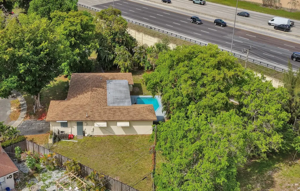 5200 SW 8th Street Plantation FL 33317