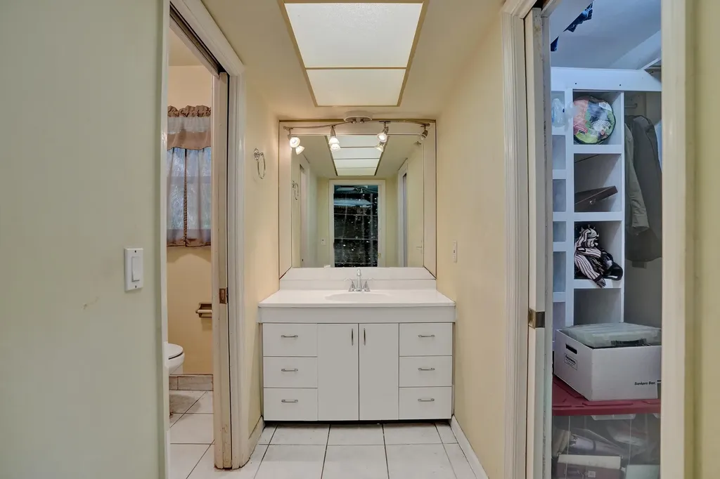 5200 SW 8th Street Plantation FL 33317