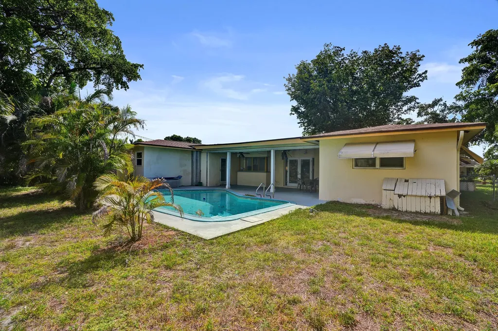 5200 SW 8th Street Plantation FL 33317