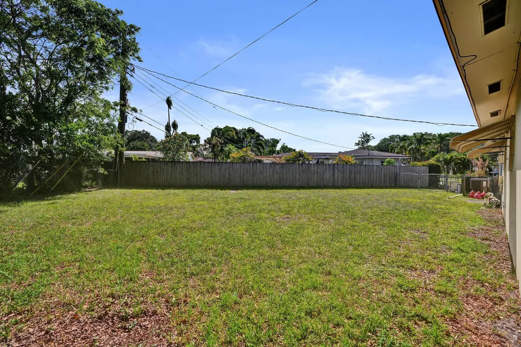 5200 SW 8th Street Plantation FL 33317