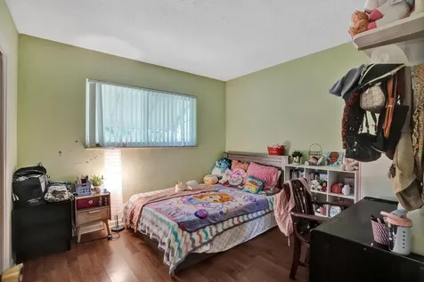 5200 SW 8th Street Plantation FL 33317