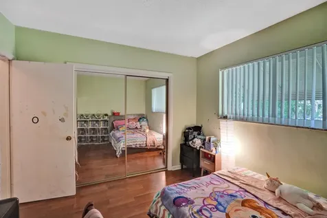 5200 SW 8th Street Plantation FL 33317